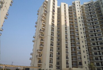 2 BHK Apartment – Exterior View View at Nimbus Express Park View, Chi V Greater Noida - for Sale
