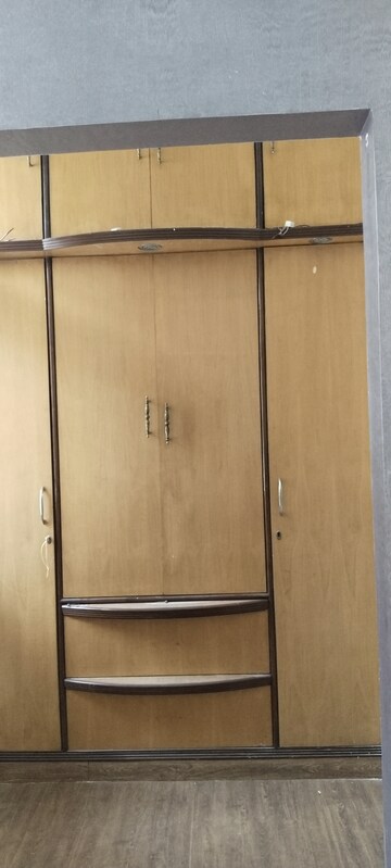 Furnished Amenities in 3 BHK Builder Floor at Unitech South City II, Sector 50 – for Rent
