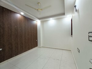 Room in 3 BHK Builder Floor at Dwarka Mor – for Sale