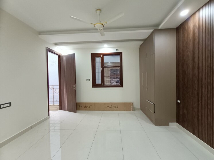 Bedroom, dwarka mor 3 Bedroom 135 Sq.Yd. Builder Floor In Dwarka Mor Delhi 8388797