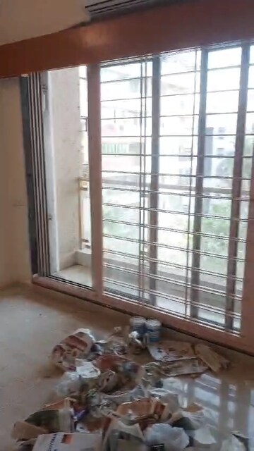 Room in 3 BHK Apartment at Mayfair June Blossoms, Bandra West – for Rent