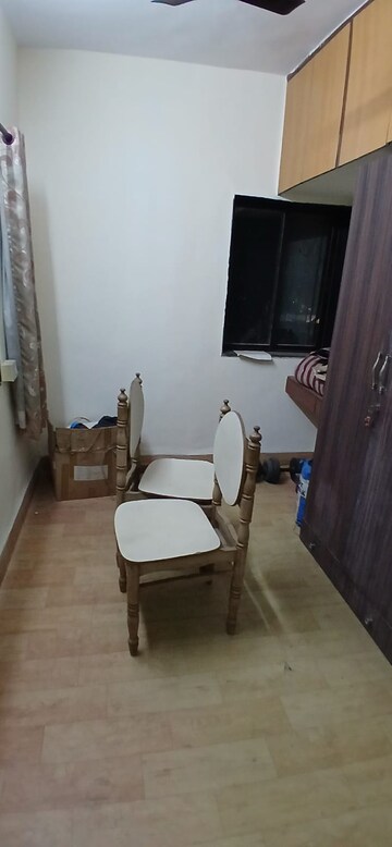Room in 1.5 BHK Apartment at Vashi Sector 19 – for Sale