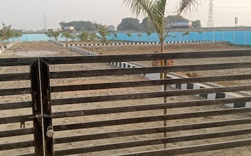 Plot For Sale in Sultanpur Road