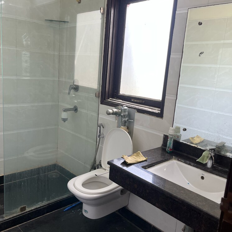 Bathroom, kohli-one-malibu-town 3 Bedroom 2200 Sq.Ft. Builder Floor In Malibu Town Gurgaon 8388904