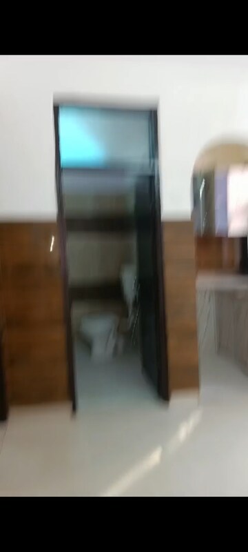 Furnished Amenities in 2 BHK Builder Floor at New Ashok Nagar – for Sale