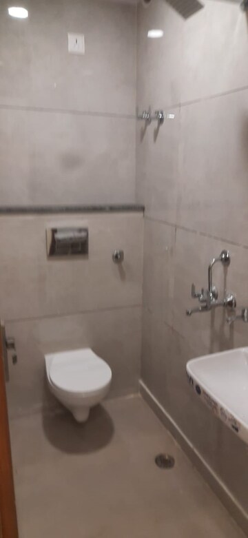 Attached Bathroom in 2 BHK Builder Floor at Laxmi Nagar – for Sale