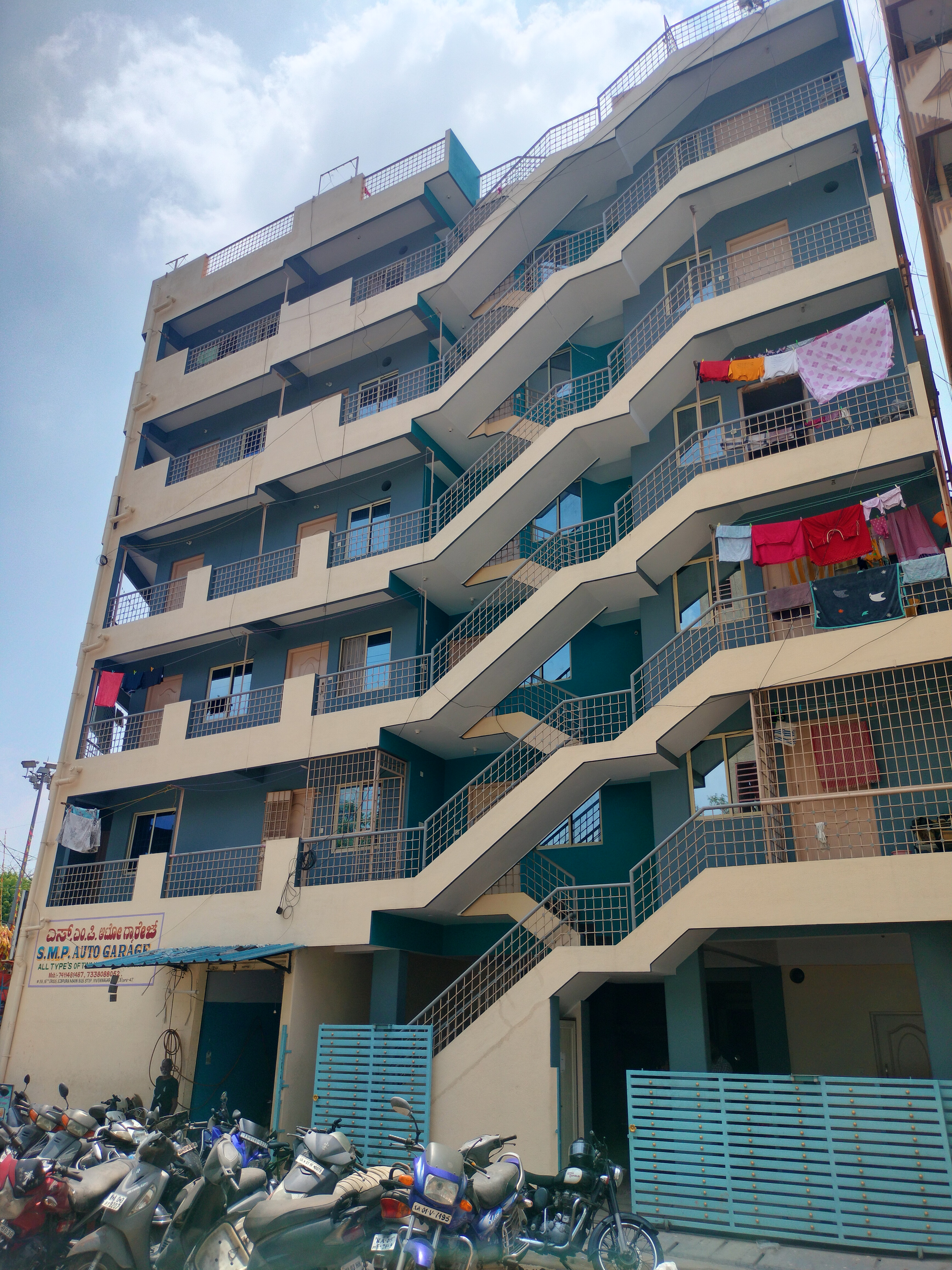 6+ BHK Independent House For Sale in Ejipura