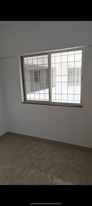 Room in 1 BHK Apartment at Nirmiti 25 East, Kharadi – for Sale