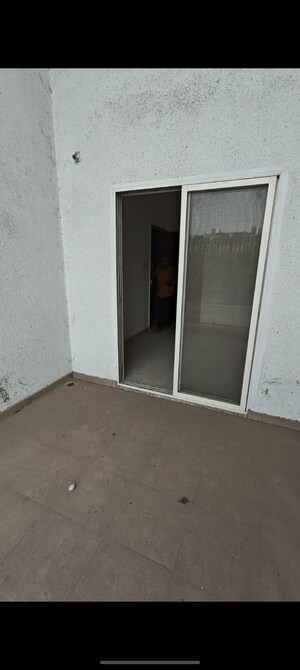 Room in 1 BHK Apartment at Nirmiti 25 East, Kharadi – for Sale