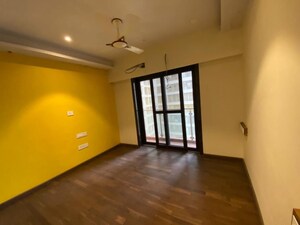 Room in 2 BHK Apartment at Kalpataru Paramount, Kapur Bawdi – for Sale