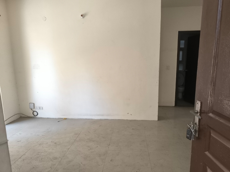 3 BHK + Servant Room Apartment For Sale in BPTP Park 81