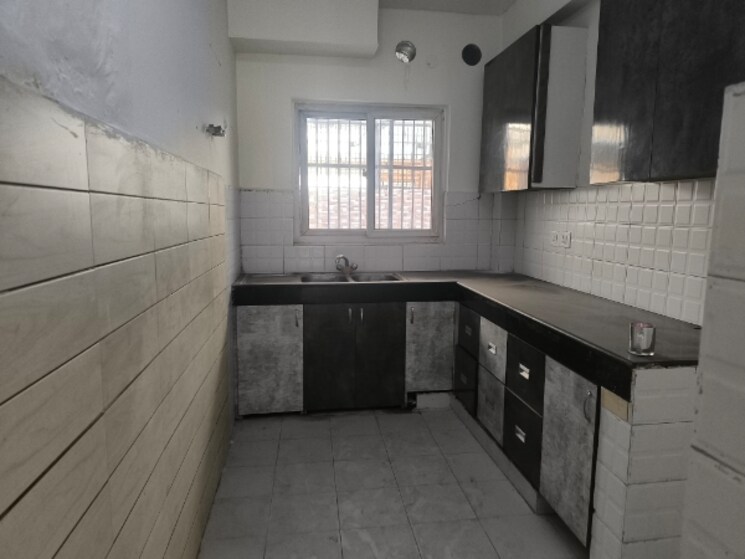Kitchen, bptp-park-81 3 Bedroom 2430 Sq.Ft. Apartment In Sector 81 Faridabad 8389079