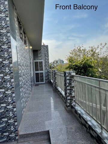 Balcony in 1 BHK Villa at RWA Apartments Sector 41, Sector 41 – for Rent