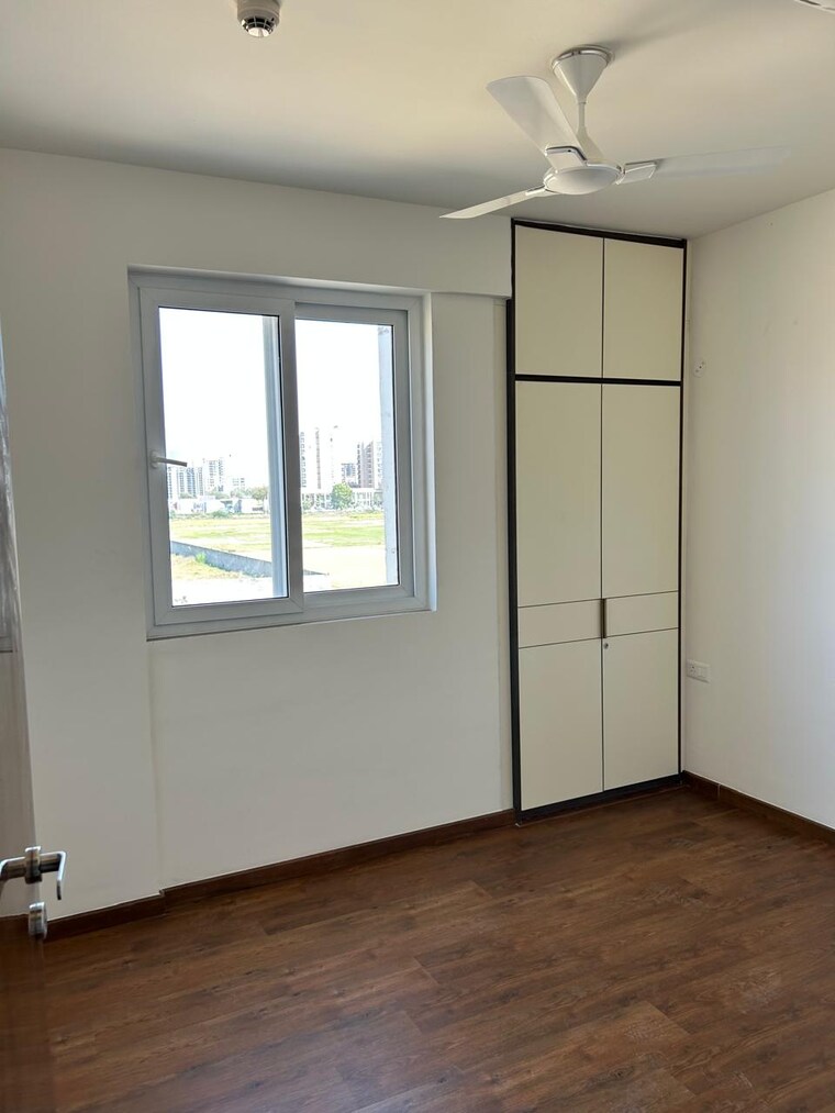 Room, dlf-alameda 3 Bedroom 1225 Sq.Ft. Apartment In Sector 73 Gurgaon 8389178