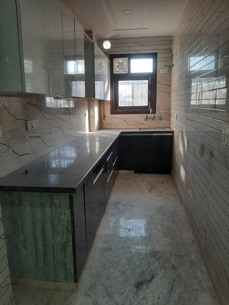 Kitchen, paschim vihar 2 Bedroom 756 Sq.Ft. Builder Floor In Paschim Vihar Delhi 8389279