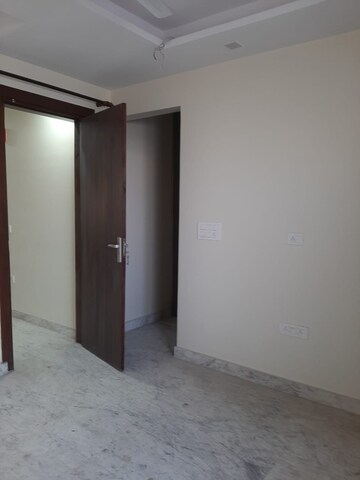 Room in 2 BHK Builder Floor at Paschim Vihar – for Rent