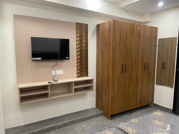 Furnished Amenities in 1 BHK Builder Floor at DLF Pink Town House, Dlf City Phase 3 – for Rent