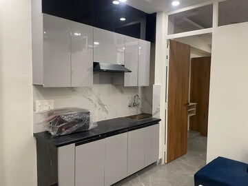 Kitchen in 1 BHK Builder Floor at DLF Pink Town House, Dlf City Phase 3 – for Rent