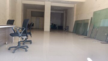 Room in  Showroom at Bandra Kurla Complex – for Rent