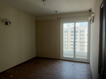 Room in 4 BHK Apartment at The 3C Lotus Panache, Sector 110 – for Rent