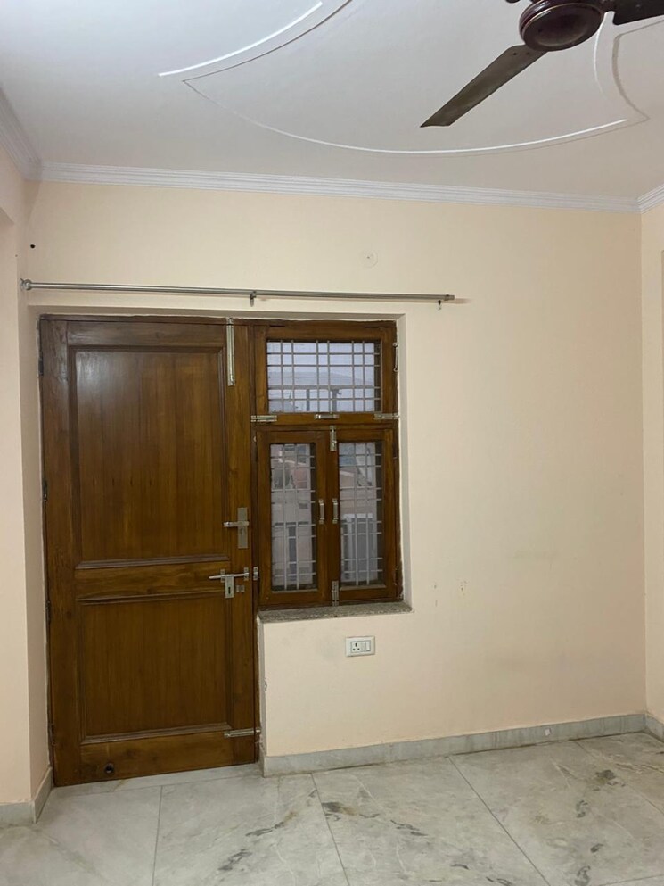 Room, sector 23a 2 Bedroom 1200 Sq.Ft. Builder Floor In Sector 23a Gurgaon 8389405