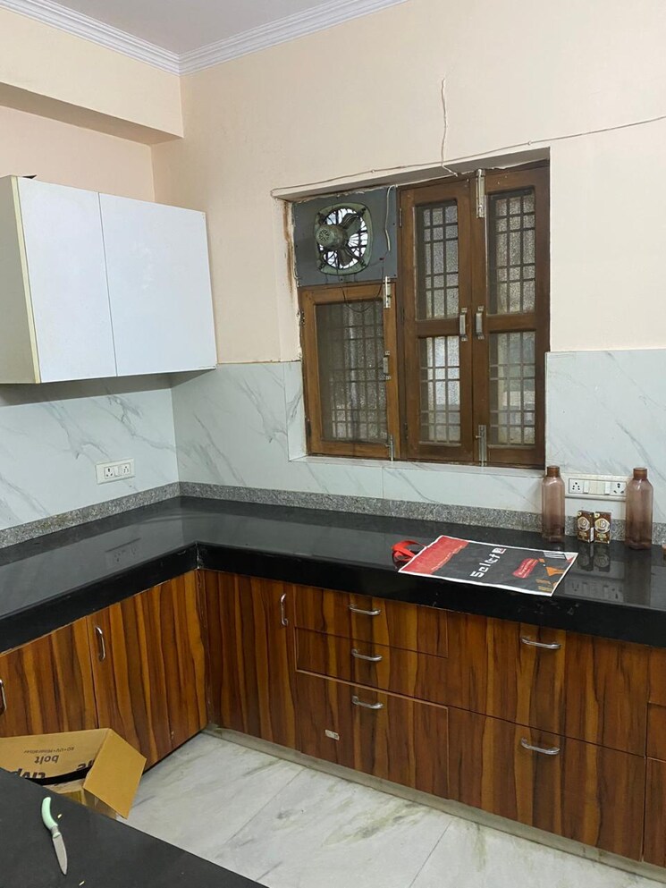 Kitchen, sector 23a 2 Bedroom 1200 Sq.Ft. Builder Floor In Sector 23a Gurgaon 8389405