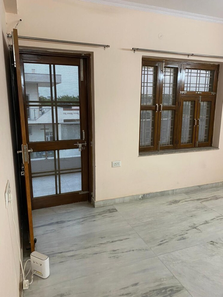 Room, sector 23a 2 Bedroom 1200 Sq.Ft. Builder Floor In Sector 23a Gurgaon 8389405