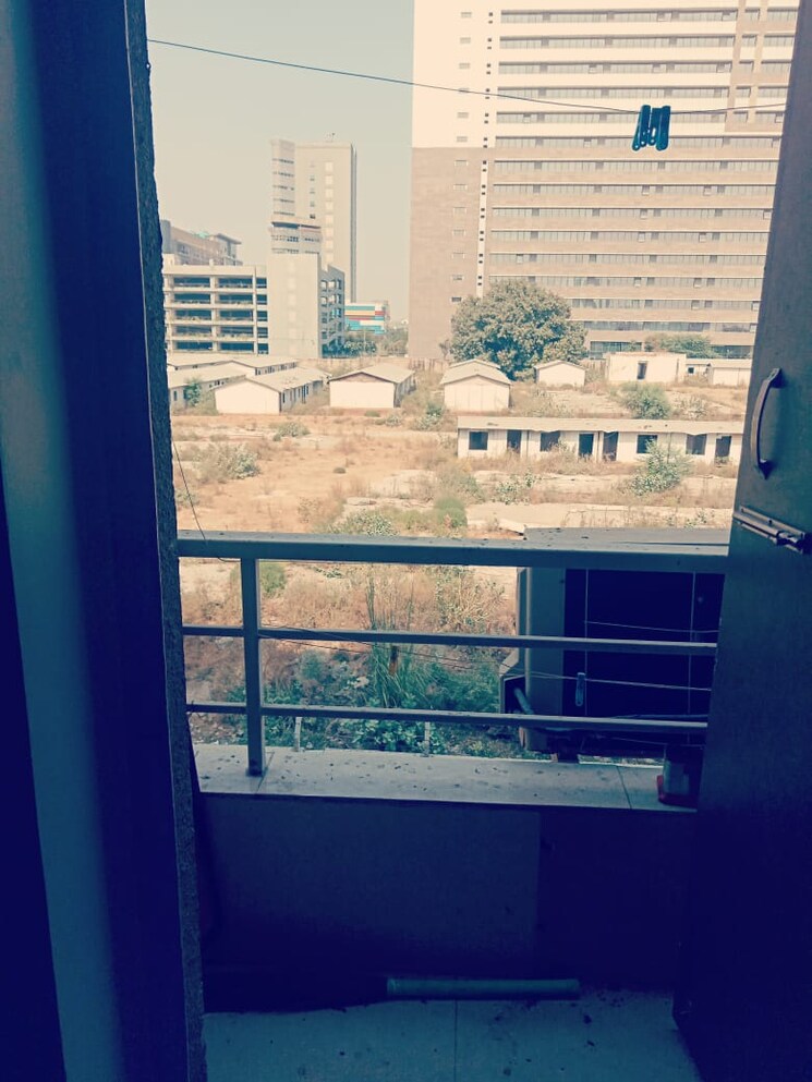 undefined, pioneer-park-phase-1 1 RK 300 Sq.Ft. Apartment In Sector 61 Gurgaon 8389403