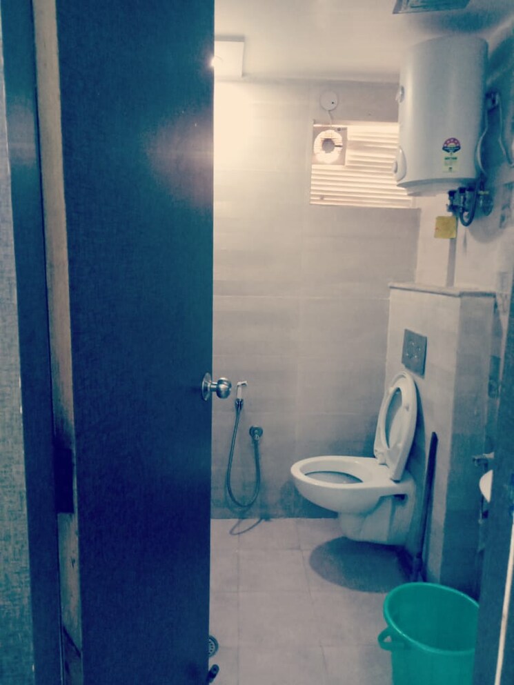Bathroom, pioneer-park-phase-1 1 RK 300 Sq.Ft. Apartment In Sector 61 Gurgaon 8389403