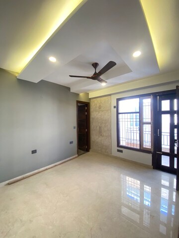 Room in 3 BHK Builder Floor at Palam Vihar Residents Association, Palam Vihar – for Rent