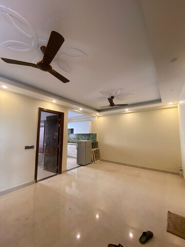 Room in 3 BHK Builder Floor at Palam Vihar Residents Association, Palam Vihar – for Rent
