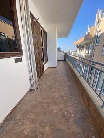Balcony in 3 BHK Builder Floor at Palam Vihar Residents Association, Palam Vihar – for Rent