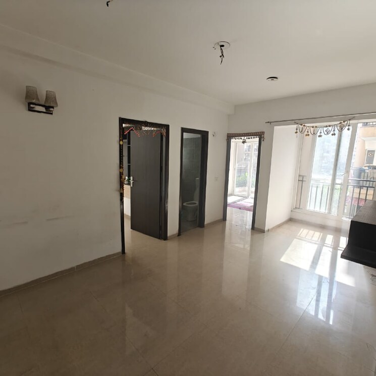 Living Room, nirala-world-estate-i 2 Bedroom 955 Sq.Ft. Apartment In Amrapali Dream Valley Greater Noida 8389492