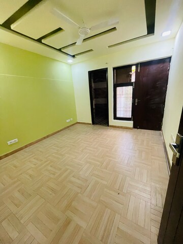 Room in 2.5 BHK Builder Floor at Sector 1 – for Rent