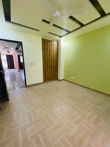 Room in 2.5 BHK Builder Floor at Sector 1 – for Rent