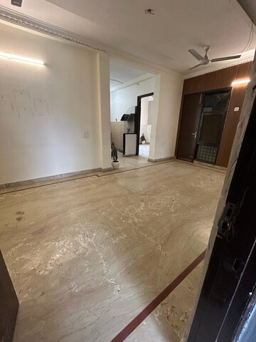 Room in 4 BHK Builder Floor at Green Fields Colony – for Sale