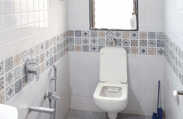 Bathroom in  Pg at Santacruz West – for Rent