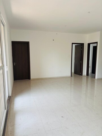 Room in 3 BHK Apartment at Ajit Appartment, Model Colony – for Rent
