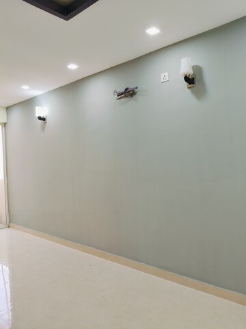 Room in 2 BHK Apartment at Signature Global Proxima, Sector 89 – for Rent