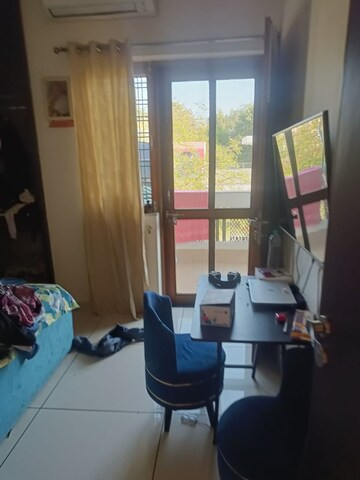 Living Room in 2 BHK Builder Floor at Sector 7 – for Rent