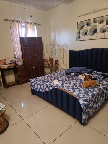 Bedroom in 2 BHK Builder Floor at Sector 7 – for Rent