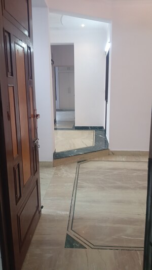 Room in 2 BHK Apartment at Mahagun Manor, Sector 50 – for Sale