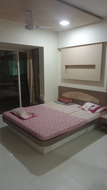 Bedroom in 2 BHK Apartment at Prakash CHS, Santacruz West – for Sale