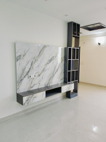 Room in 2 BHK Apartment at Signature Global Proxima, Sector 89 – for Rent