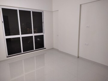Room in 1.5 BHK Apartment at Sheth Midori, Dahisar East – for Rent