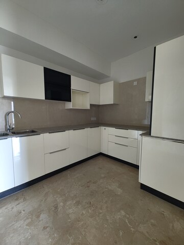Kitchen in 3.5 BHK Apartment at Beverly Golf Avenue, Mohali Sector 65 – for Sale