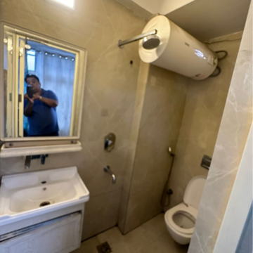 Bathroom in 2 BHK Apartment at Jade Garden Pali Hill, Pali Hill – for Sale