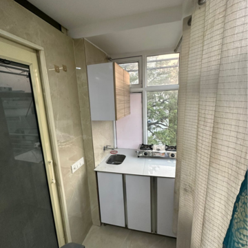 Building Lobby in 2 BHK Apartment at Jade Garden Pali Hill, Pali Hill – for Sale