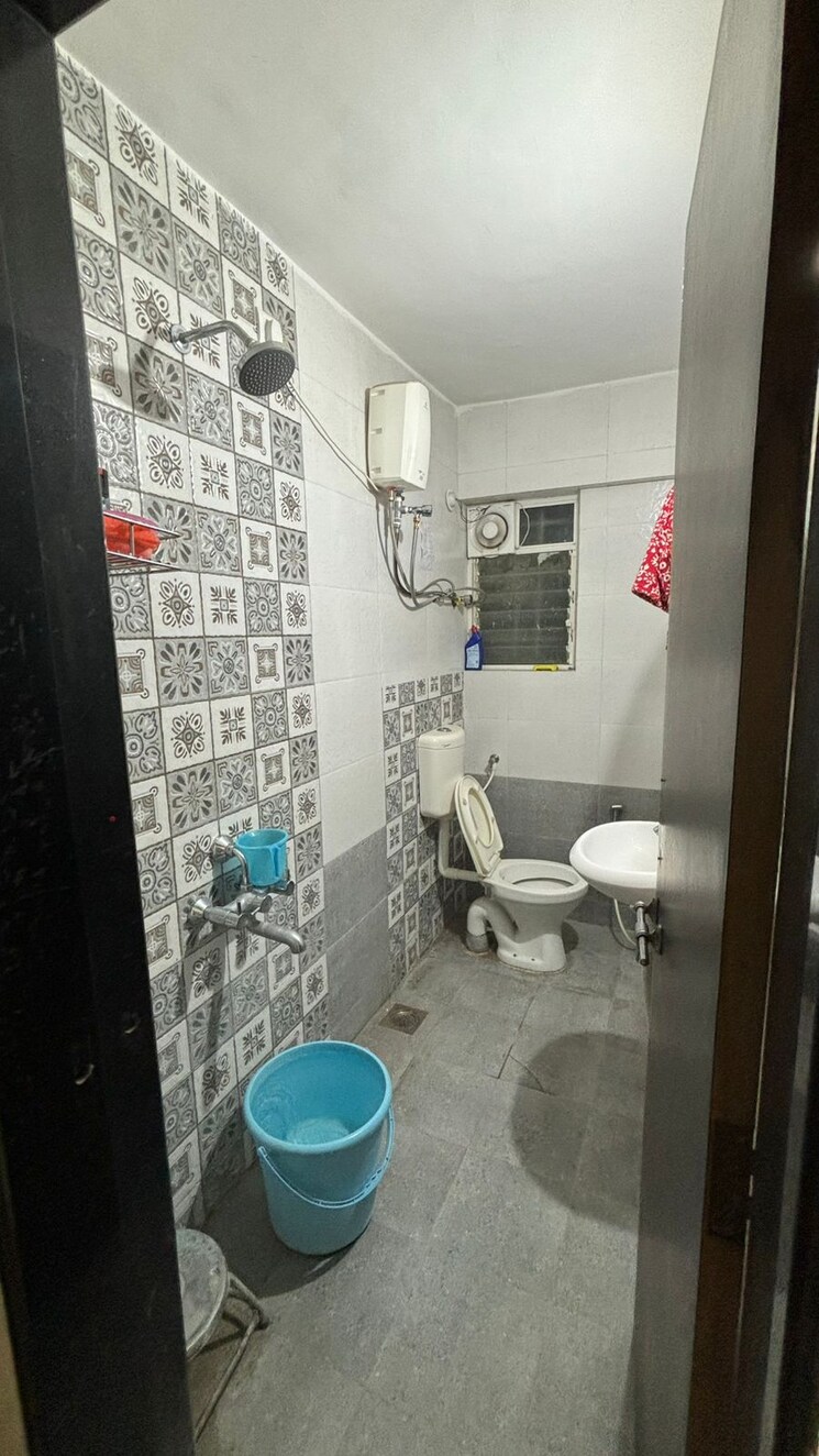 Bathroom, narhe 2 Bedroom 897 Sq.Ft. Apartment In Narhe Pune 8391273