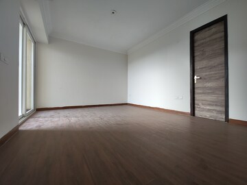Room in 3.5 BHK Apartment at Beverly Golf Avenue, Mohali Sector 65 – for Sale